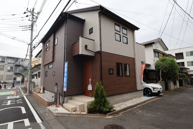 《仲介手数料無料》志木市上宗岡３丁目11-22新築一戸建てブルーミングガーデンの外観