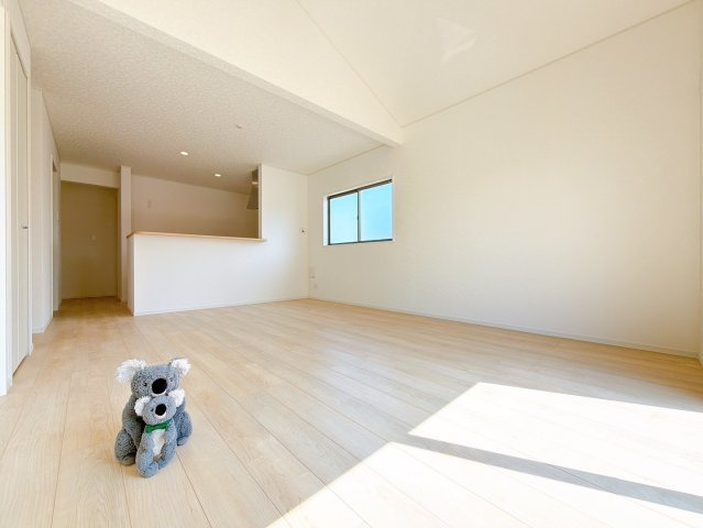 【居間・リビング】 | 高崎市金古町　新築住宅 | 窓を開けるとスッーと爽やかな風を感じるリビング。家族の笑顔が集まる幸せな空間。