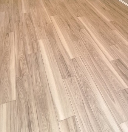 Ｇｒａｎｄ　Ｌｕｍｉｅｒｅの居間・リビング|同仕様フローリング