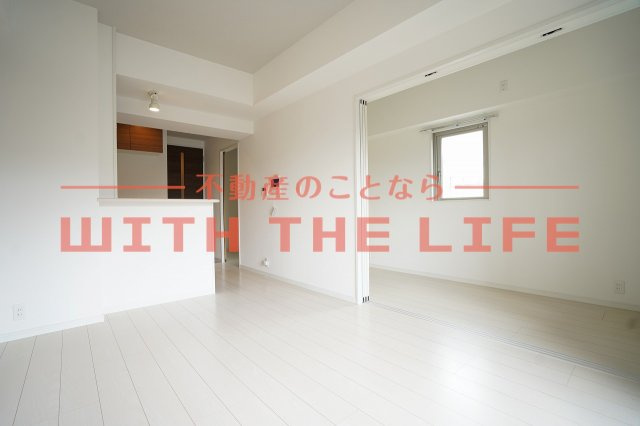 LIFEFIELD小郡駅前【10,000円キャッシュバック対象物件】の居間・リビング|居間です
