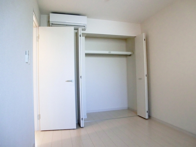 サン　フライトの寝室|落ち着いた色調の寝室です