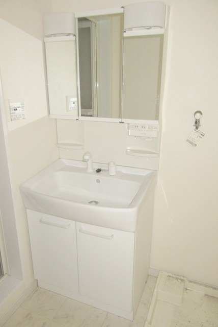 サン　フライトの洗面所|身支度のしやすい独立洗面台です♪