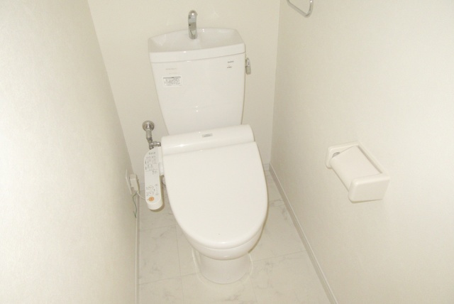 サン　フライトのトイレ|温水洗浄便座完備で快適です♪