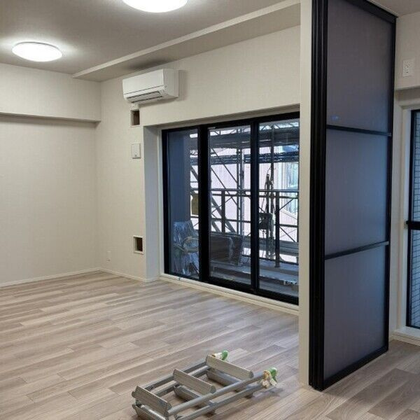 シーズンフラッツ今池NORTHの居間・リビング