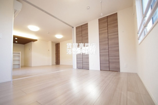 【寝室】 | CASA FLORESTA | 明るくて使いやすいお部屋