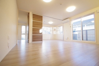 【居間・リビング】 | CASA FLORESTA | 15帖ある広々としたリビング♪