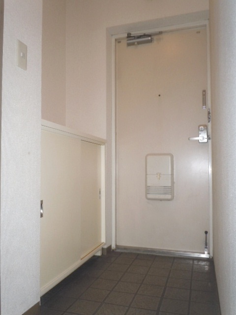 パストラルコートオークラの玄関