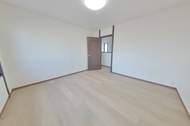 ６６４９７　各務原市那加住吉町中古戸建ての洋室