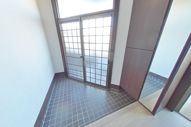 ６６４９７　各務原市那加住吉町中古戸建ての玄関