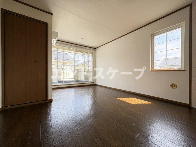 スターアリスⅤの居間・リビング|高崎、前橋のお部屋探しはエンドスケープまで！お客様の理想お聞かせ下さい♪