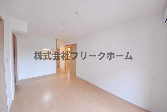 三鷹市大沢３丁目のアパートの居間・リビング|別部屋参考写真です。