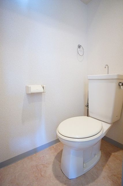 福岡市南区塩原４丁目の賃貸マンションのトイレ