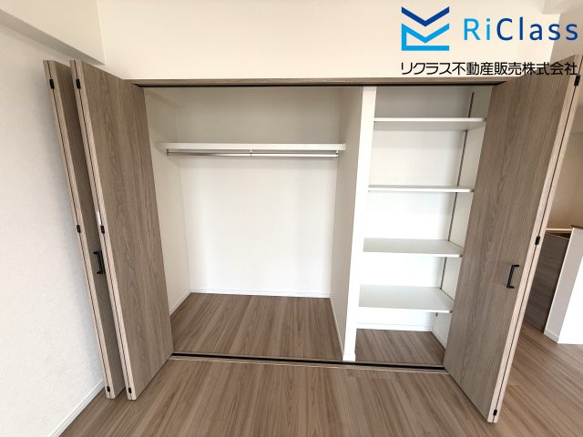 グランドーレ大道の居間・リビング|クローゼットあります