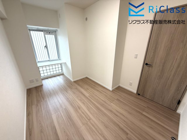 グランドーレ大道の洋室|落ち着いた色調の洋室です