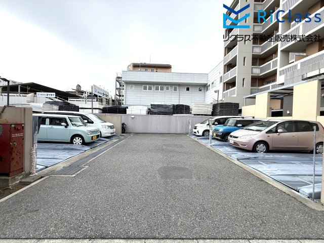 グランドーレ大道の駐車場|敷地内駐車場です