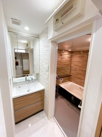 西落合二丁目戸建ての独立洗面台