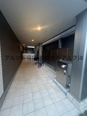 オリザ西新宿のロビー