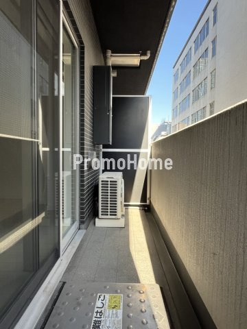 アクサス東京ステーションのバルコニー