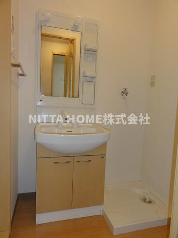 メルヴェールⅡの洗面所|シャワー付き洗面台で朝の身支度はばっちり◎