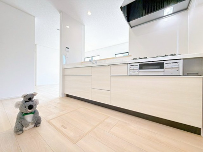 【キッチン】 | 高崎市金古町　新築住宅 | 家族でクッキング。皆で楽しく作るお料理は愛情たっぷりのごちそうに。キッチンで過ごす家族時間はプライスレス。