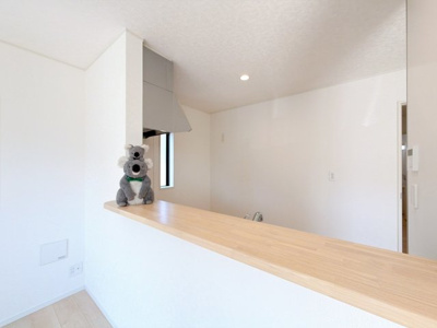 【キッチン】 | 高崎市金古町　新築住宅 | カウンター付きキッチンはお子様を見守りなが家事ができて◎
家族との会話広がる明るいキッチンです♪