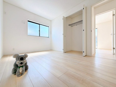 【洋室】 | 高崎市金古町　新築住宅 | さまざまにカスタマイズしていただけるシンプルなデザインの内装。ご自身で素敵な空間を創り上げられます。