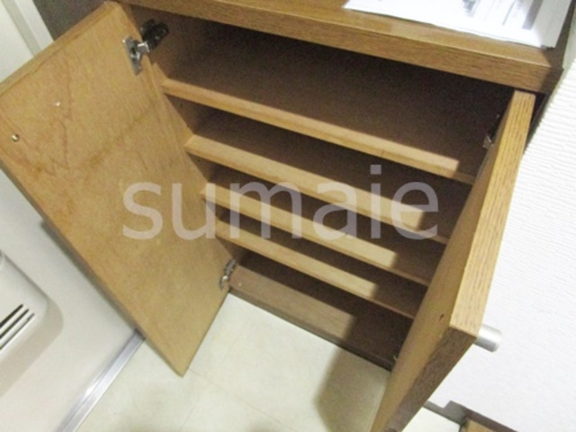 ロイヤルステージ王子神谷の玄関|シューズボックス♬