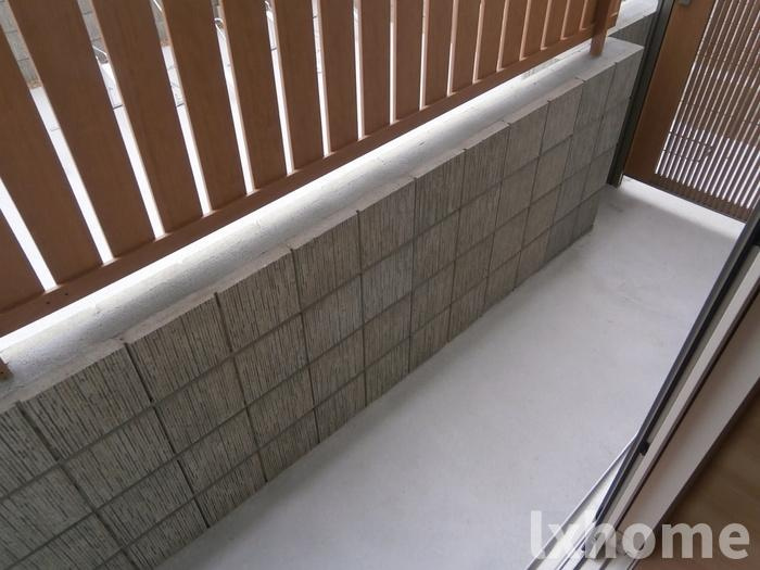 AZUR上中条のバルコニー