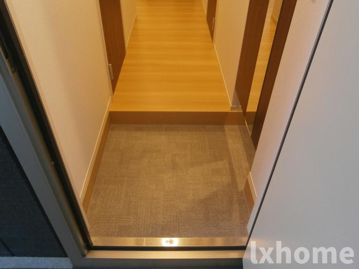 AZUR上中条の玄関