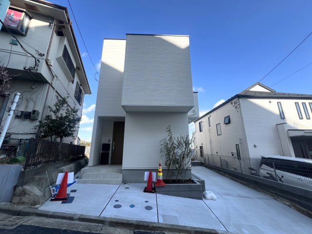 さえぎるものがない。どこまでも見渡せる。そう、どこま～でも、どこま～でも、果てしないそr、な、【南区別所４丁目新築戸建】の外観|外観も気になるポイント