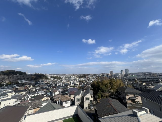 さえぎるものがない。どこまでも見渡せる。そう、どこま～でも、どこま～でも、果てしないそr、な、【南区別所４丁目新築戸建】の展望