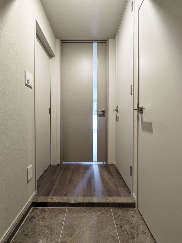 Alivis東京尾久の玄関