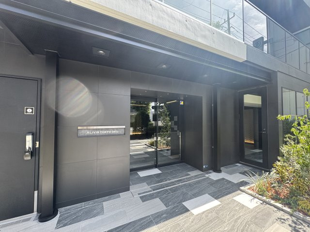 Alivis東京尾久のエントランス