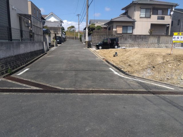 八幡西区光貞台  土地の前面道路含む現地写真