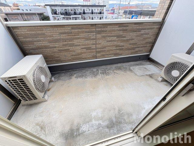 穴師台ハイツのバルコニー