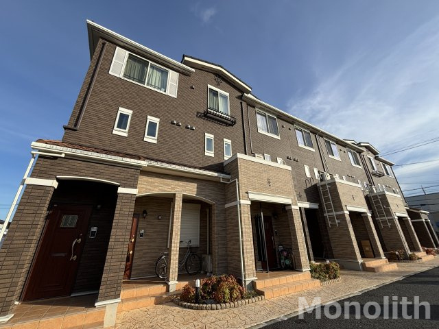 穴師台ハイツの外観