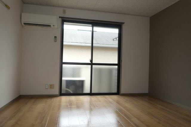 オアーゼの居間・リビング|洋室