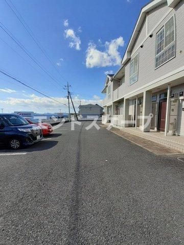 フルールメゾンＡの駐車場|高崎、前橋のお部屋探しはエンドスケープまで！お客様の理想お聞かせ下さい♪