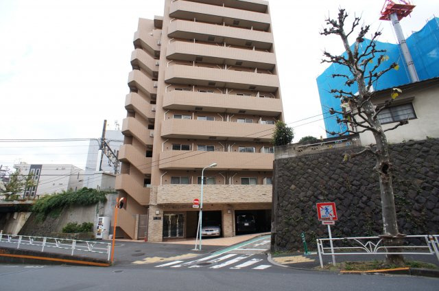 スカイコート代々木の外観