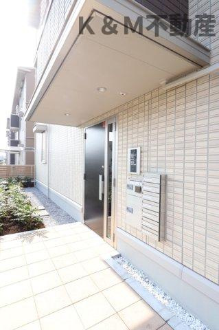 メルヴェイユおおたかの森Ⅱのロビー|落ち着いたロビーです