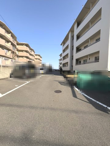 南円明寺ケ丘団地8棟の駐車場|駐車場