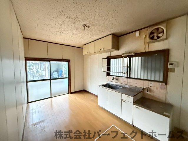 大峰南町戸建のキッチン|ダイニングキッチンです
