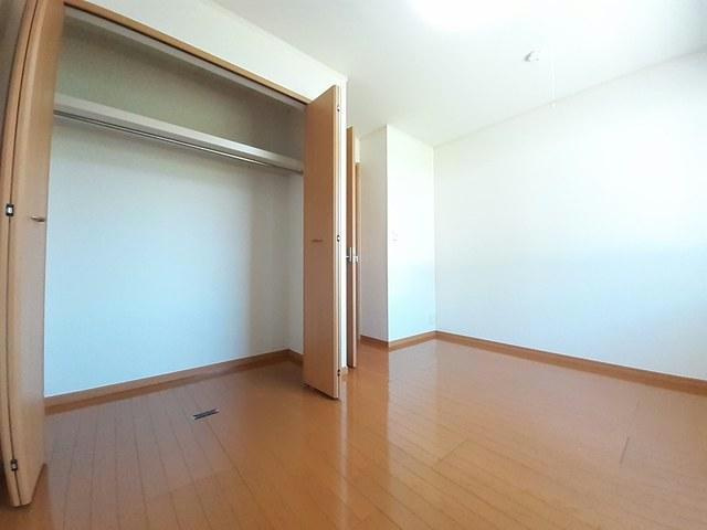 アルモニの洋室