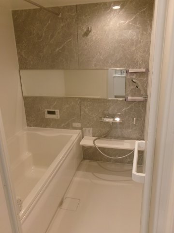 ラメゾン林崎の浴室