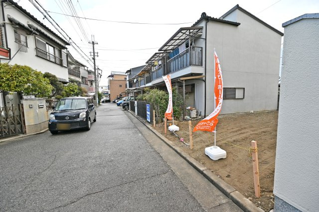尼崎市塚口本町７丁目新築一戸建ての前面道路含む現地写真|閑静な住宅地の限定1区画分譲です。ただいま現地説明会開催中です。見学をご希望の方はお気軽にお問合せください。