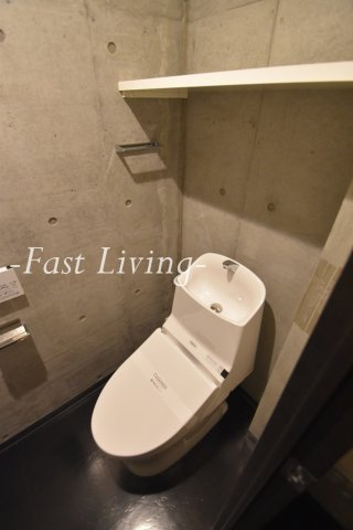 VAINQUEUR iwamotochoのトイレ