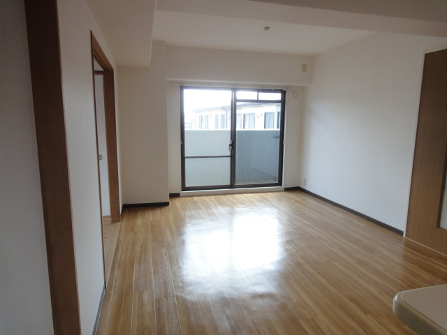 ハビタットセレッソⅢの居間・リビング