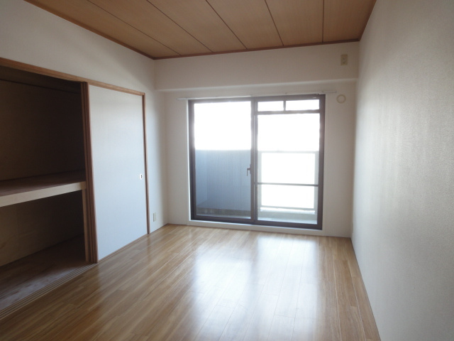 ハビタットセレッソⅢの居間・リビング