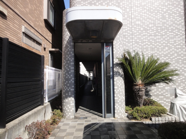 ハビタットセレッソⅢのエントランス