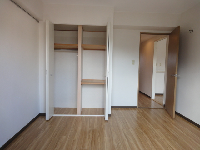 ハビタットセレッソⅢの洋室